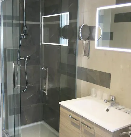 Le Pelerin Aparthotel Lurdy