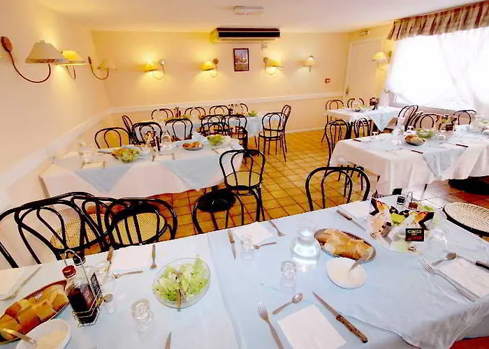 朝圣者公寓式酒店 4* 卢德